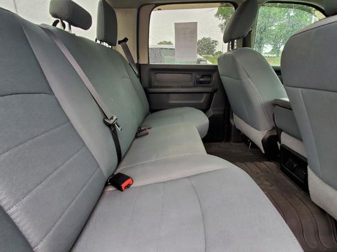 Used 2018 RAM 2500 Tradesman w/ Chrome Appearance Group AWD/4WD image 6