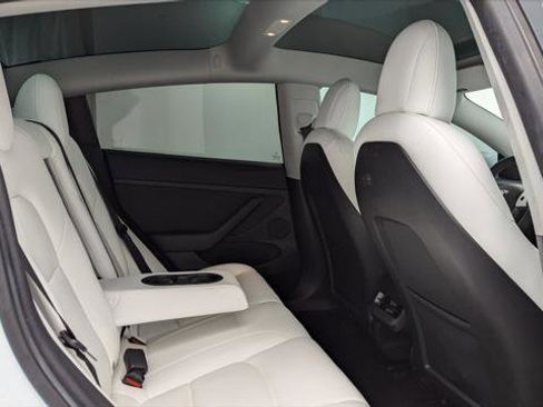 Used 2021 Tesla Model 3 Performance image 17