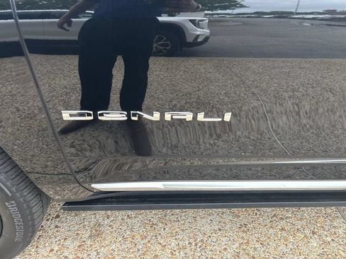 Certified 2024 GMC Yukon XL Denali AWD/4WD image 33