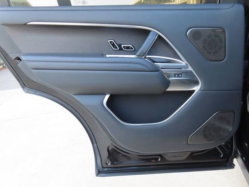 Used 2025 Land Rover Range Rover Long Wheelbase Autobiography image 11