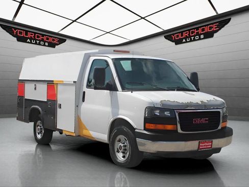Used 2009 GMC Savana 3500 RWD image 3