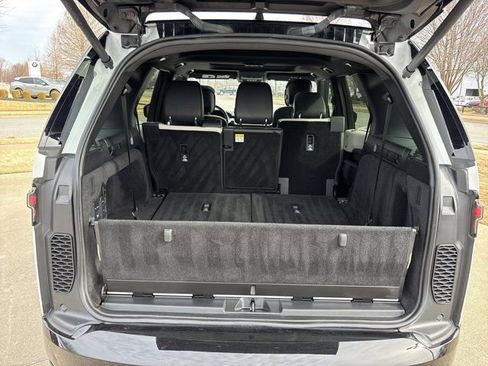 Used 2023 Land Rover Discovery HSE R-Dynamic image 7