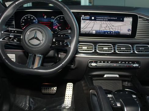 Used 2024 Mercedes-Benz GLS 450 4MATIC image 4