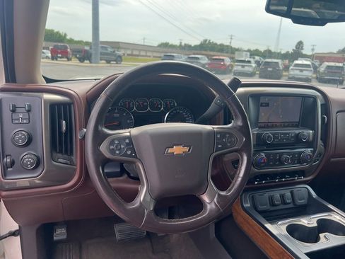 Used 2014 Chevrolet Silverado 1500 High Country w/ High Country Premium Package AWD/4WD image 10
