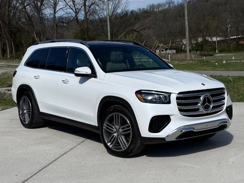 Used 2025 Mercedes-Benz GLS 450 4MATIC image 1