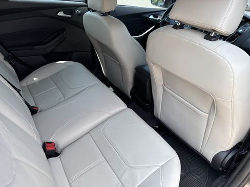 Used 2015 Ford Focus Titanium FWD image 16