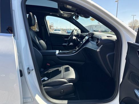 Used 2023 Mercedes-Benz GLC 300 4MATIC image 37