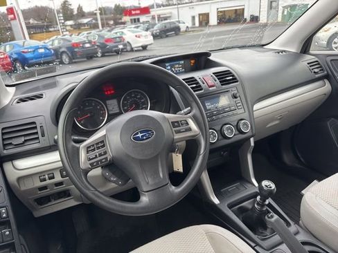 Used 2015 Subaru Forester 2.5i image 12