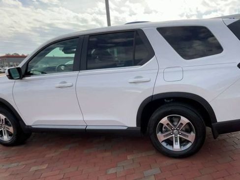 Used 2025 Honda Pilot EX-L image 7