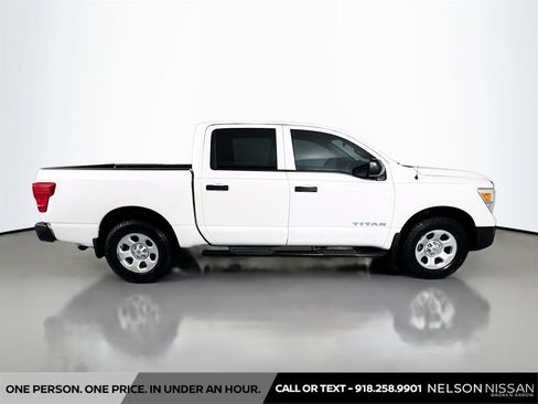 Used 2021 Nissan Titan S AWD/4WD image 4