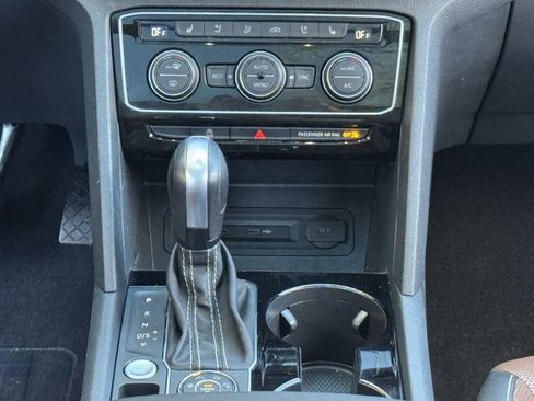 Used 2021 Volkswagen Atlas SEL Premium image 21