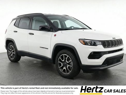 Used 2025 Jeep Compass Trailhawk w/ Trailer Tow Group AWD/4WD image 1