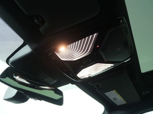 Used 2025 BMW M340i xDrive image 26