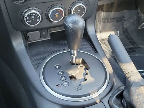 Used 2009 MAZDA MX-5 Miata Sport image 36