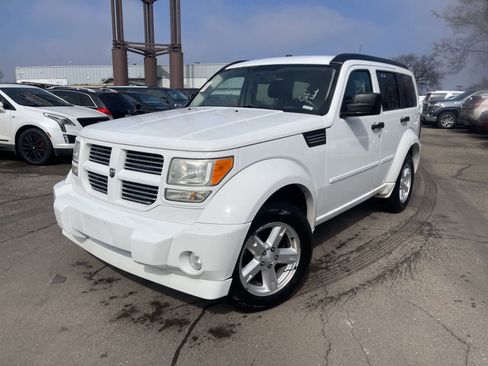 Used 2011 Dodge Nitro SXT image 1