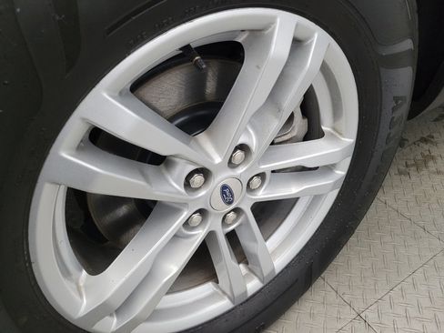 Used 2020 Ford Explorer XLT image 31