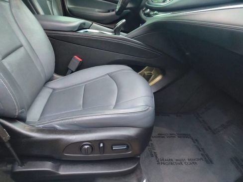 Used 2019 Buick Enclave Premium w/ LPO, Hit The Road Package FWD image 57