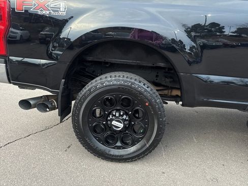 Certified 2018 Ford F350 Lariat w/ Chrome Package image 31