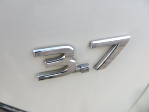 Used 2017 INFINITI QX70 Base AWD w/ Premium Package image 7