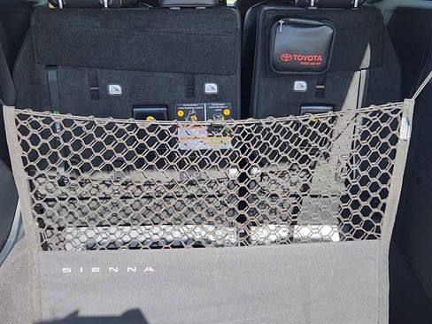 Used 2023 Toyota Sienna XLE Woodland Edition image 21