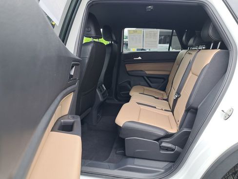 Used 2023 Volkswagen Atlas Cross Sport SE AWD/4WD image 13