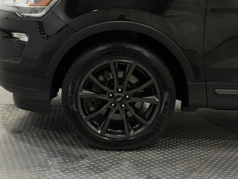 Used 2019 Ford Explorer XLT w/ Equipment Group 202A image 38