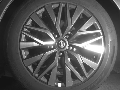 Used 2025 Nissan Altima 2.5 SV FWD image 14