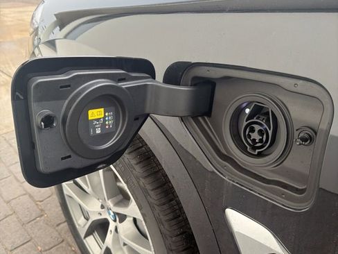 New 2026 BMW X5 xDrive50e image 30