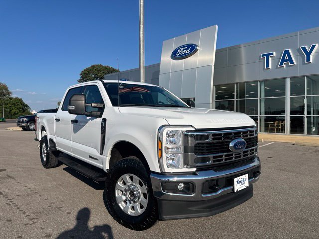 Used 2024 Ford F250 XLT w/ FX4 Off-Road Package AWD/4WD image 4