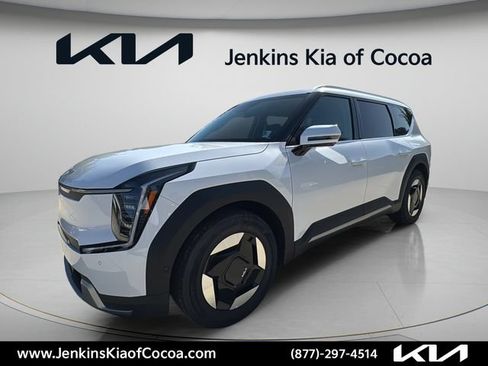 New 2026 Kia EV9 Wind AWD/4WD image 10