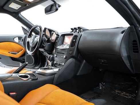 Used 2014 Nissan 370Z Touring w/ Sport Package image 21