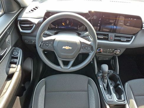 Used 2024 Chevrolet TrailBlazer LS AWD/4WD image 11