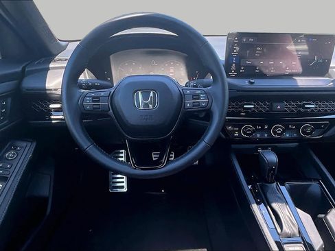 Used 2025 Honda Accord Sport image 6