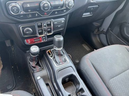 Used 2020 Jeep Gladiator Rubicon AWD/4WD image 16