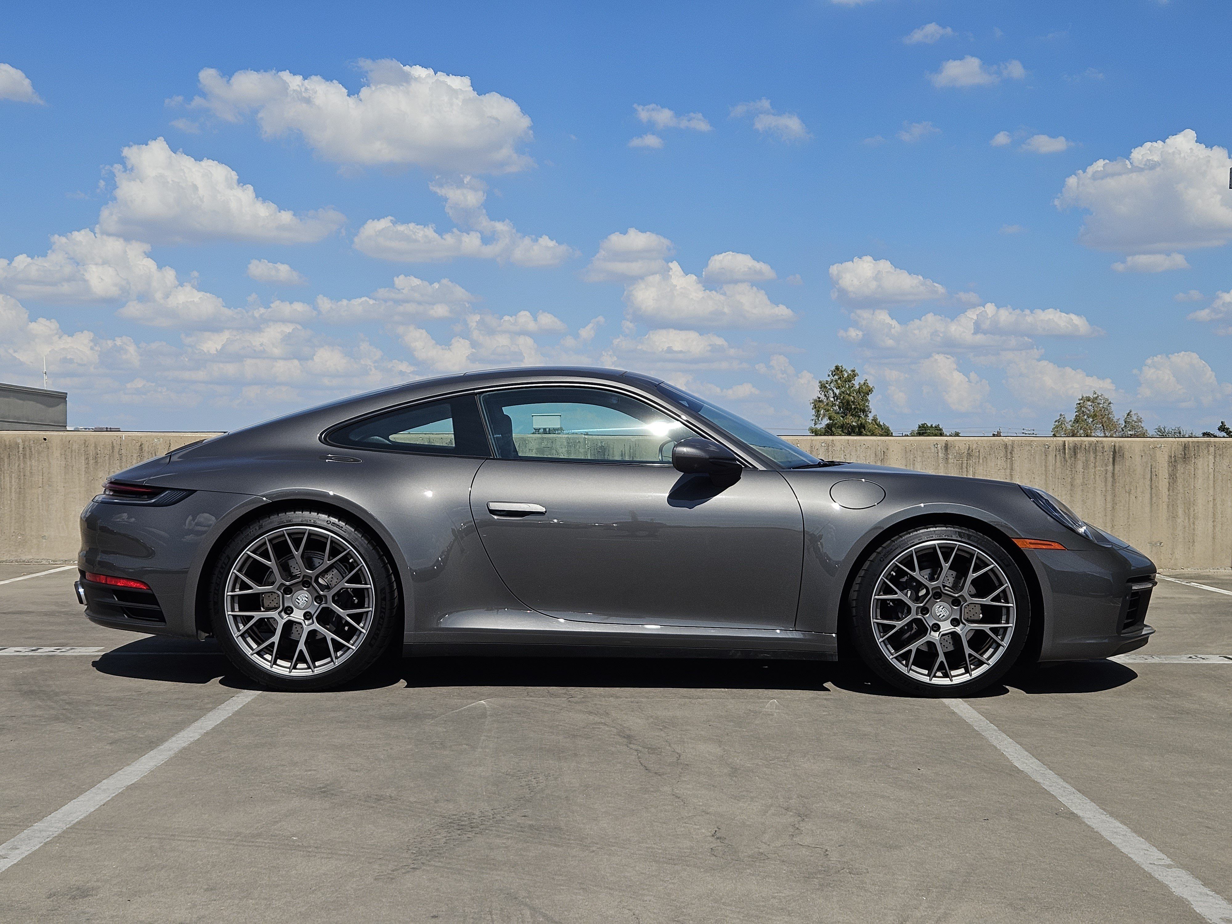 Used 2023 Porsche 911 Carrera 4 AWD/4WD image 9