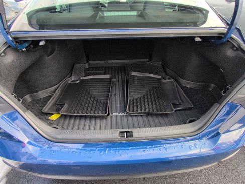 Used 2025 Toyota Camry SE image 32