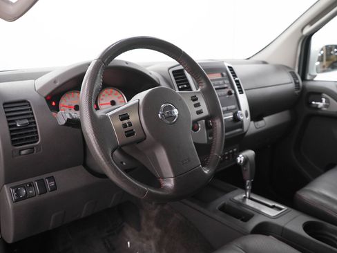 Used 2011 Nissan Frontier PRO-4X w/ Pro-4x Luxury Pkg AWD/4WD image 25