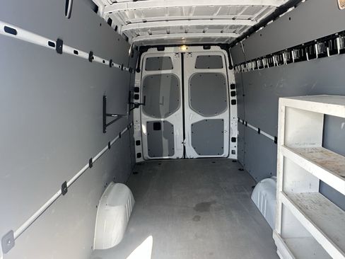 Used 2024 Mercedes-Benz Sprinter 2500 image 17