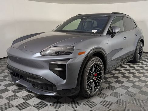 New 2026 Porsche Cayenne Turbo AWD/4WD image 1