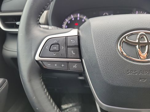 Used 2022 Toyota Highlander LE image 16