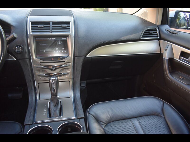 Used 2013 Lincoln MKX AWD image 30