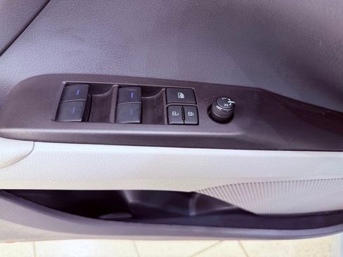 Used 2022 Toyota Camry SE w/ Audio Upgrade Package FWD image 17
