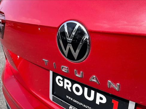 Certified 2023 Volkswagen Tiguan SE w/ Panoramic Sunroof Package image 33