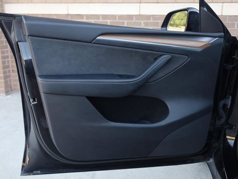 Used 2022 Tesla Model Y Performance AWD/4WD image 12