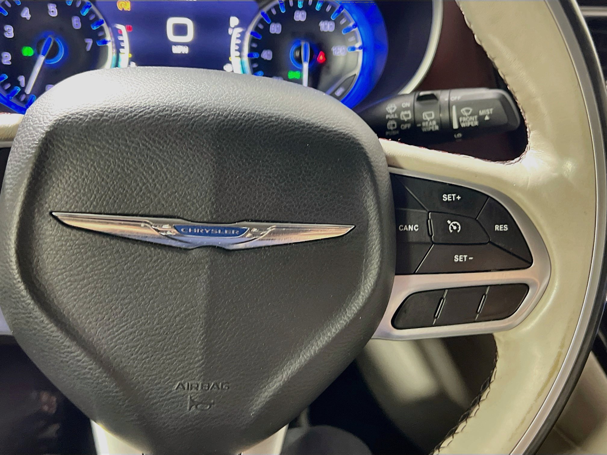 Used 2020 Chrysler Pacifica Limited FWD image 20