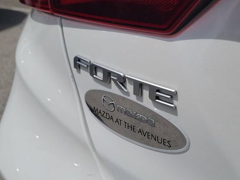 Used 2024 Kia Forte LXS FWD image 9
