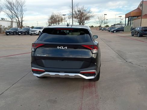 Used 2024 Kia Sportage LX image 10