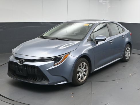 Used 2020 Toyota Corolla LE image 4