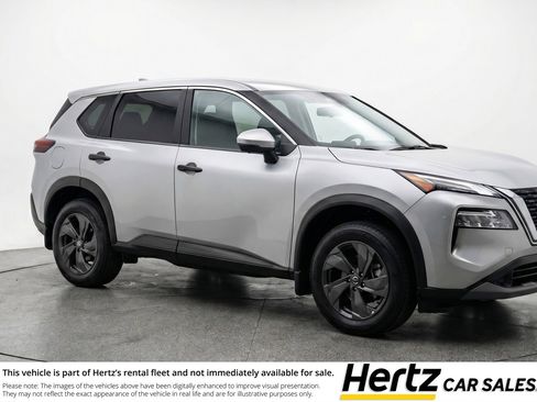 Used 2025 Nissan Rogue SV image 1