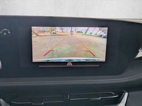 Used 2025 Buick Envista Sport Touring image 13